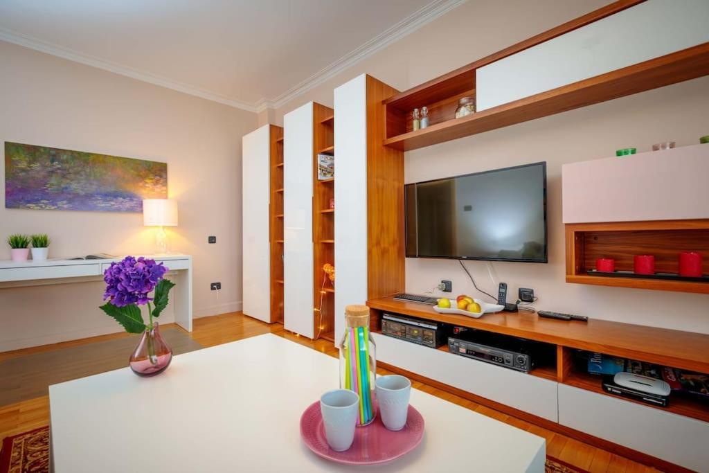 Green Apartment - Top Location, Near City Center! Sofia Ngoại thất bức ảnh