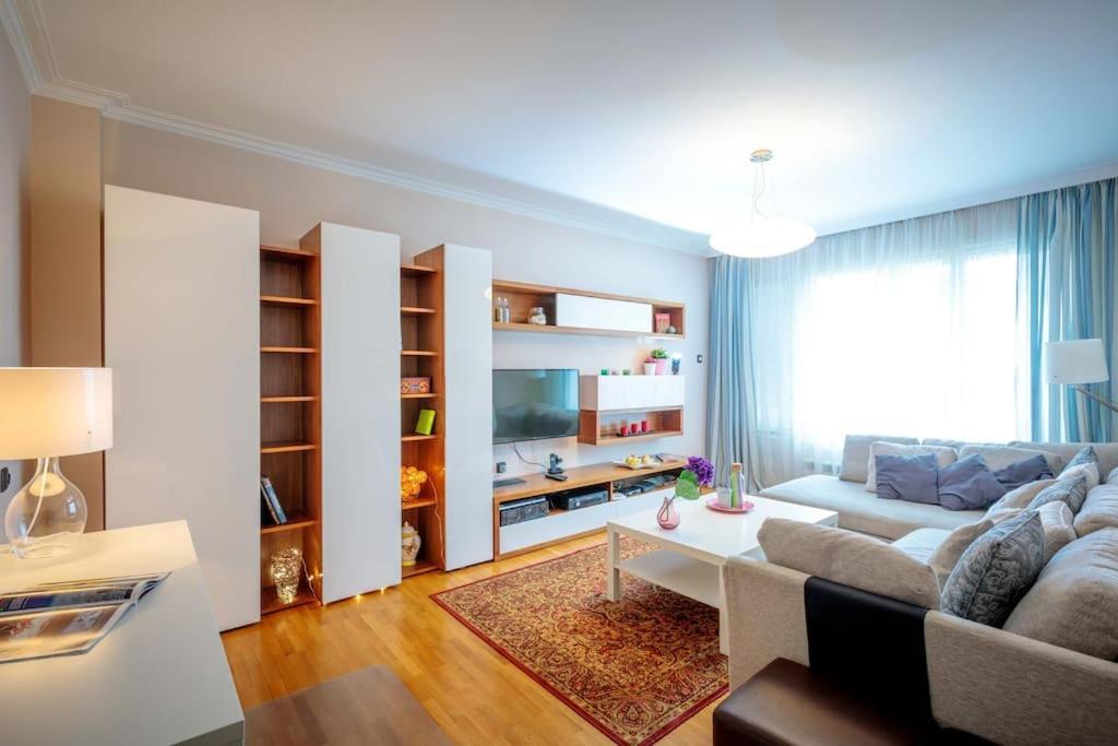 Green Apartment - Top Location, Near City Center! Sofia Ngoại thất bức ảnh