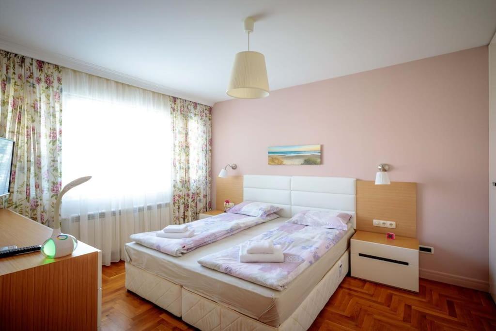 Green Apartment - Top Location, Near City Center! Sofia Ngoại thất bức ảnh