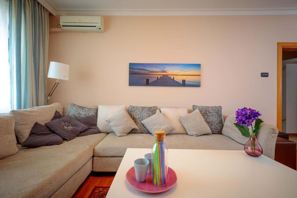 Green Apartment - Top Location, Near City Center! Sofia Ngoại thất bức ảnh